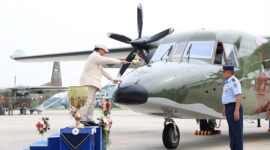 Menteri Pertahahan Prabowo Subianto menyerahkan lima pesawat NC-212i buatan PT Dirgantara Indonesia (PTDI). (Dok. Tim Meida Prabowo Subianto)

