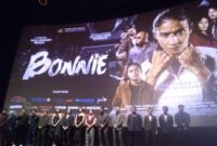 jajaran pemain dan tim produksi film “Bonnie” yang solid saat menghadiri penayangan perdana film “Bonnie” di kawasan Epicentrum, Jakarta Selatan, Senin 26/2/2024 (foto : Dwik Parmadi/Haipurwakarta.com)