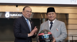 Presiden Prabowo Subianto bertemu PM Malaysia Anwar Ibrahim di Menara Kembar Petronas, Kuala Lumpur. (Dok. Tim Media Prabowo)