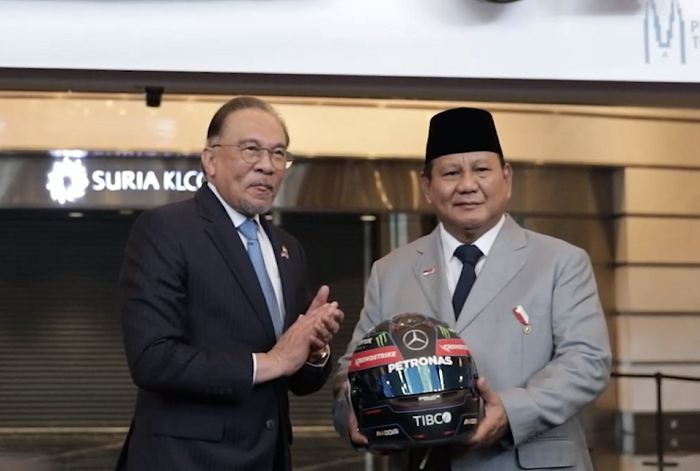 Presiden Prabowo Subianto bertemu PM Malaysia Anwar Ibrahim di Menara Kembar Petronas, Kuala Lumpur. (Dok. Tim Media Prabowo)